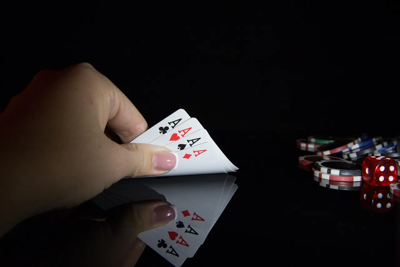 Poker online w polskim kasynie z turniejami i freerollami